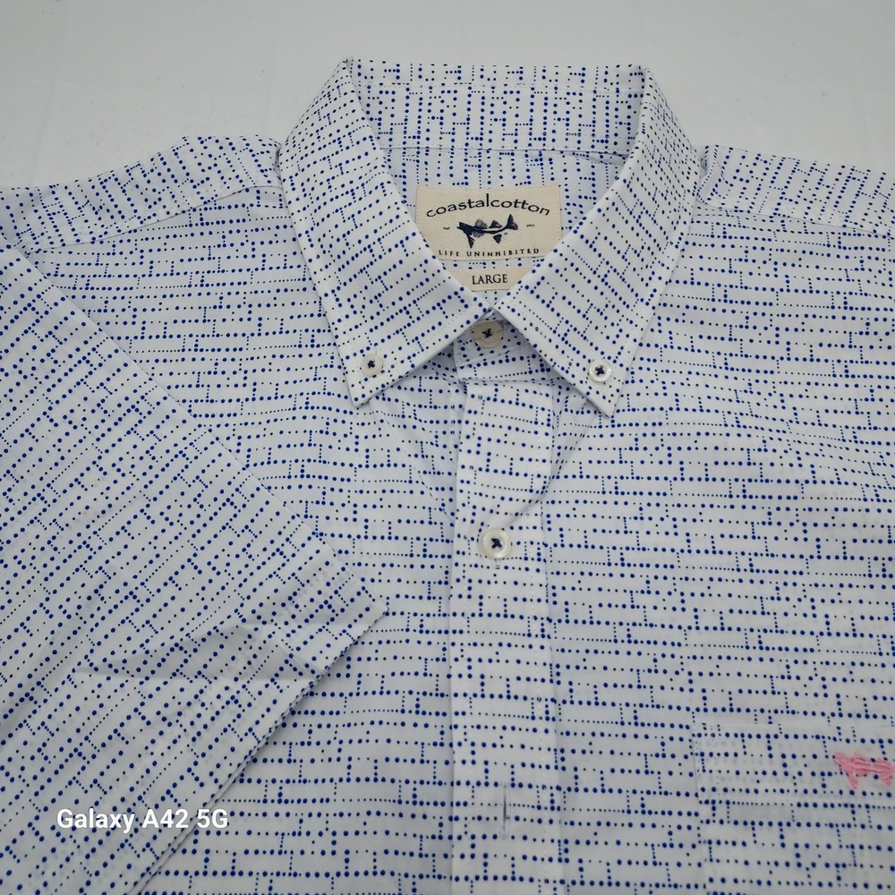 Coastal Cotton Men Large White Blue Dot Short Sleeve Button Down Shirt Fish Logo